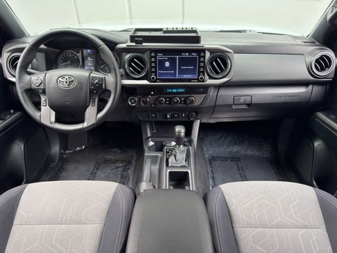 Used 2021 Toyota Tacoma TRD Off-Road AWD/4WD image 11