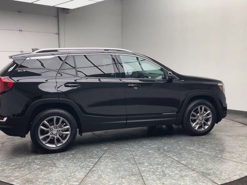 Certified 2024 GMC Terrain SLT image 40