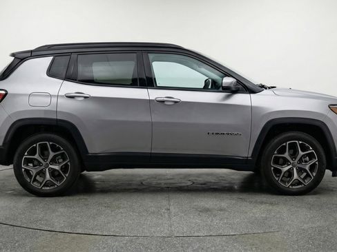 Used 2025 Jeep Compass Limited AWD/4WD image 11