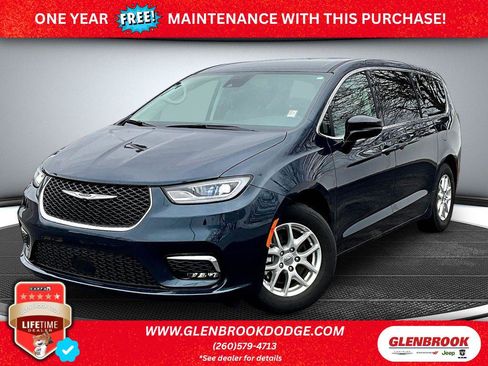 Used 2024 Chrysler Pacifica Touring-L FWD image 1