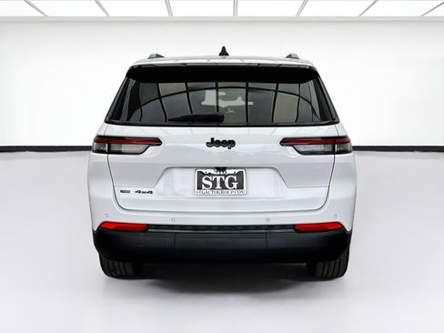 Used 2023 Jeep Grand Cherokee L Laredo AWD/4WD image 5