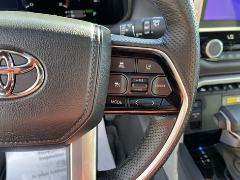 Certified 2023 Toyota Sequoia Platinum AWD/4WD image 21
