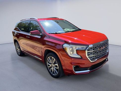 Used 2023 GMC Terrain Denali w/ Denali Premium Package AWD/4WD image 7