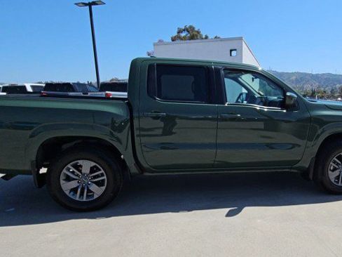 Used 2025 Nissan Frontier SV RWD image 9