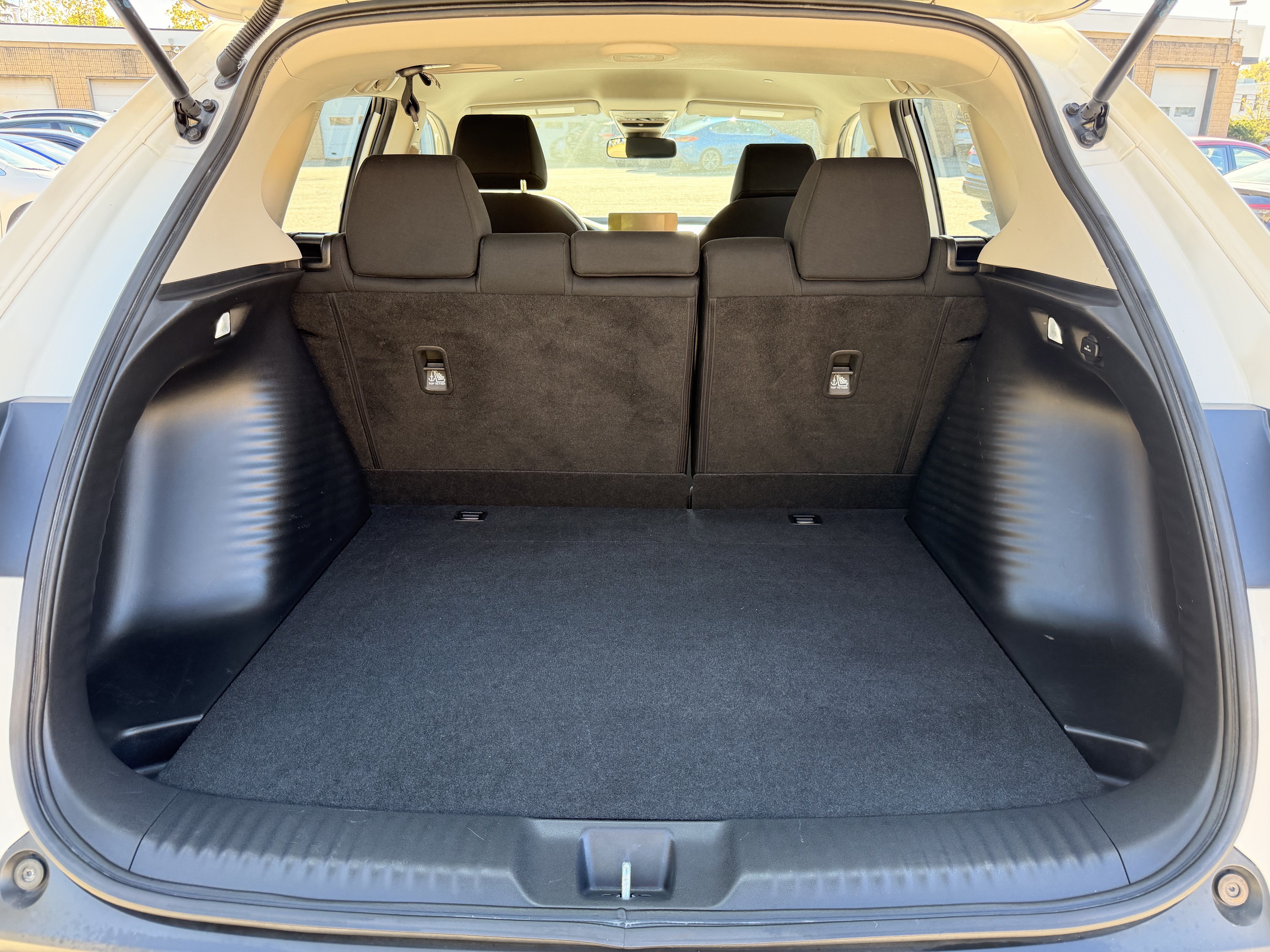 Used 2025 Honda HR-V LX image 29