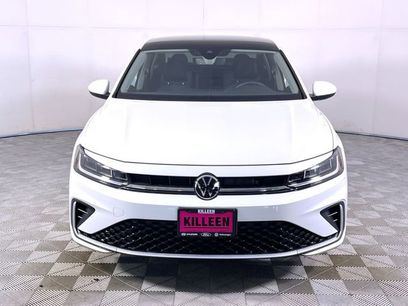 Used 2025 Volkswagen Jetta SE w/ Sunroof Package