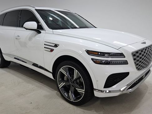 Used 2025 Genesis GV80 2.5T Prestige image 3