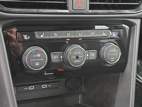 Certified 2024 Volkswagen Taos SE image 23