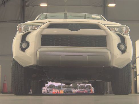 Used 2019 Toyota 4Runner TRD Off-Road Premium image 9