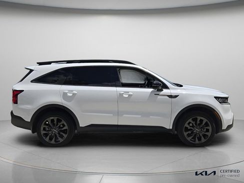 Certified 2023 Kia Sorento SX Prestige image 4