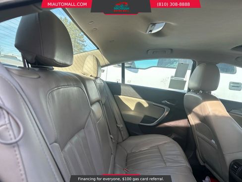 Used 2013 Buick Regal Premium image 17