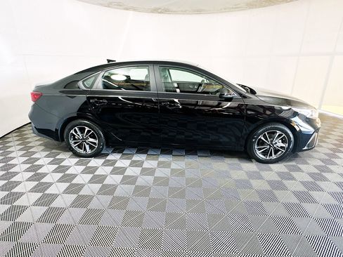 Used 2024 Kia Forte LXS FWD image 2