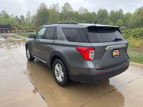 Used 2022 Ford Explorer XLT AWD/4WD image 7