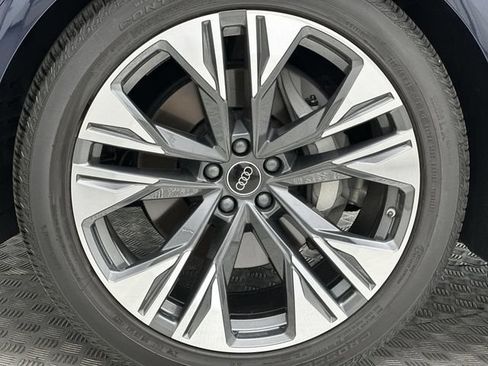 Used 2025 Audi Q8 Premium Plus AWD/4WD image 10