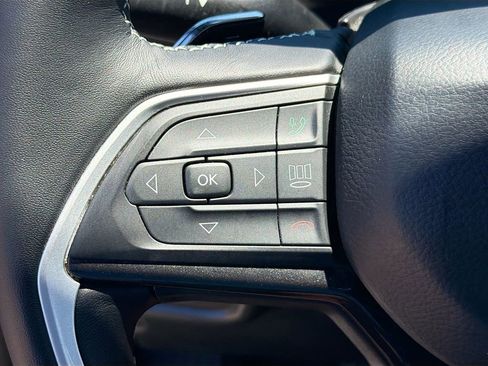 Used 2021 Jeep Grand Cherokee L Laredo AWD/4WD image 16