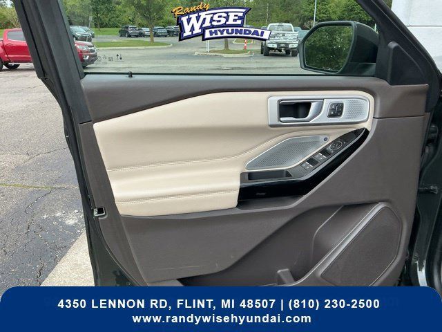 Used 2022 Ford Explorer Platinum AWD/4WD image 17
