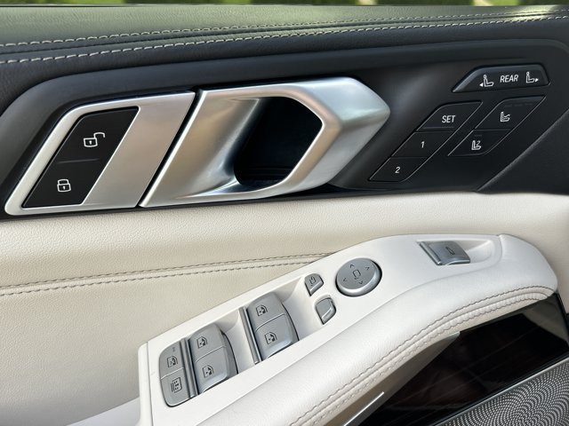 Certified 2025 BMW X7 M60i AWD/4WD image 16