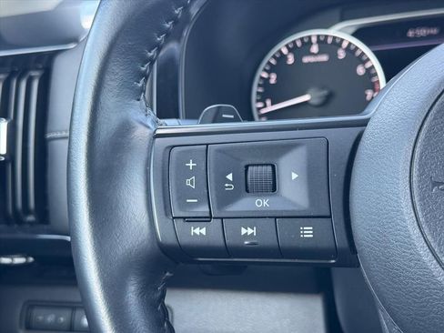 Certified 2025 Nissan Pathfinder SV FWD image 18