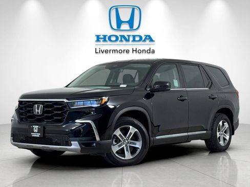 Used 2025 Honda Pilot EX-L image 2
