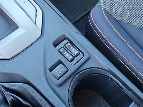 Used 2018 Subaru Crosstrek 2.0i Premium w/ Eyesight System image 27