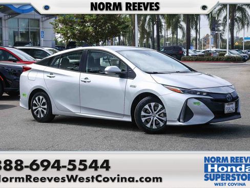 Used 2022 Toyota Prius Prime XLE image 1