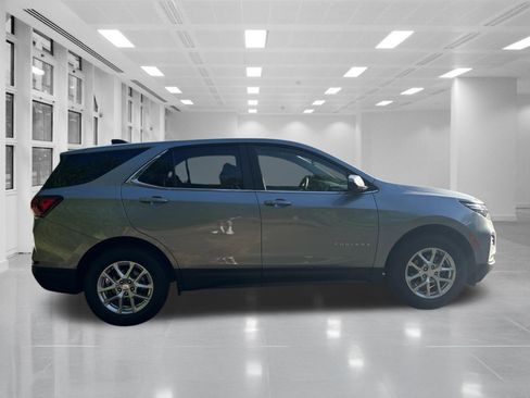 Used 2024 Chevrolet Equinox LT w/ Driver Convenience Package image 4
