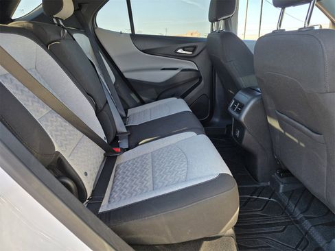 Used 2022 Chevrolet Equinox LT image 25