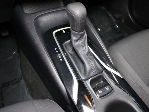 Used 2022 Toyota Corolla LE image 15