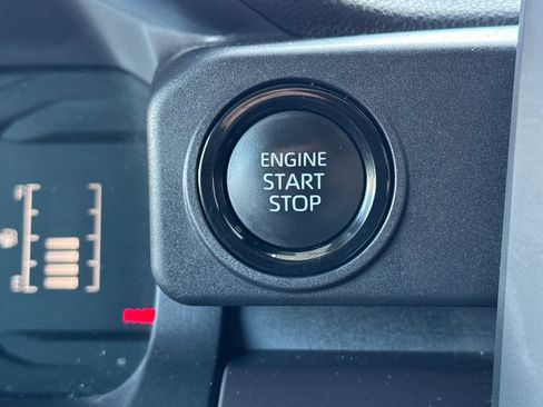 Certified 2024 Toyota Tacoma SR5 AWD/4WD image 21