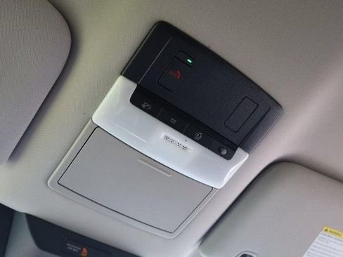 Certified 2025 Nissan Pathfinder SV FWD image 18