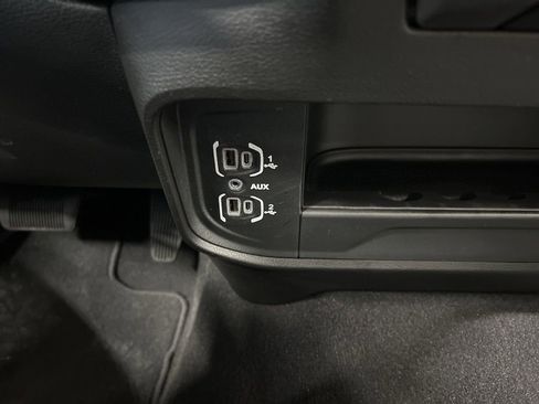 Used 2024 RAM 2500 Big Horn image 21