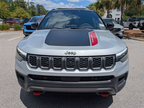 Certified 2025 Jeep Compass Trailhawk w/ Trailhawk Elite Group AWD/4WD image 10