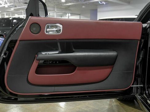 Used 2016 Rolls-Royce Dawn image 44