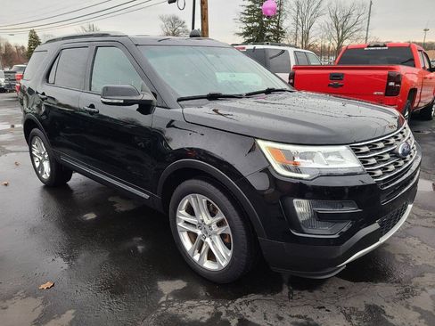 Used 2016 Ford Explorer XLT AWD/4WD image 4