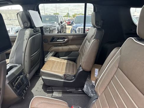 New 2026 GMC Yukon XL Denali Ultimate AWD/4WD image 23