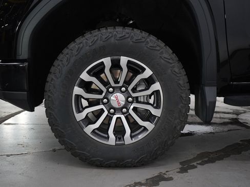 Used 2023 GMC Sierra 1500 AT4 w/ Technology Package AWD/4WD image 29