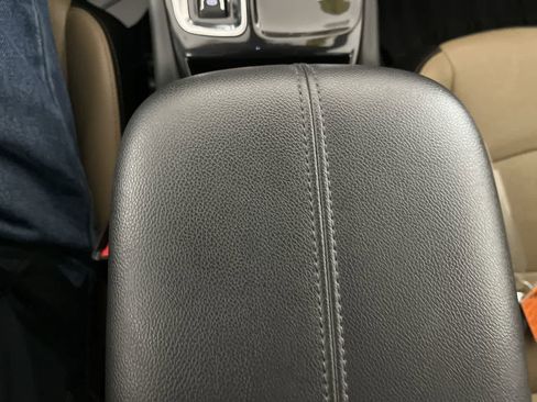 Used 2022 Chevrolet Equinox Premier image 22