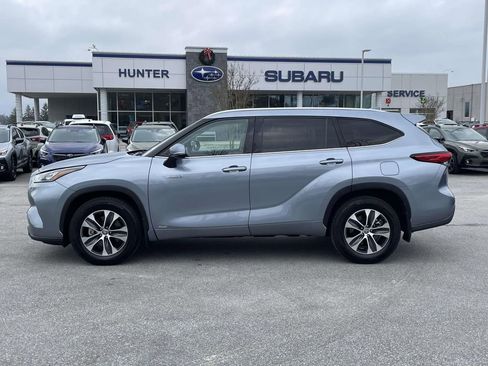 Used 2020 Toyota Highlander XLE image 25