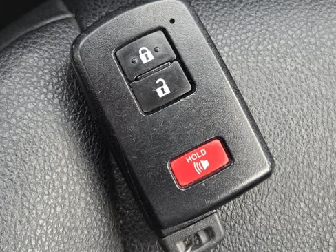 Used 2020 Toyota 4Runner Venture w/ Moonroof Package AWD/4WD image 37