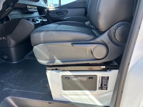 Used 2025 Mercedes-Benz Sprinter 2500 image 23