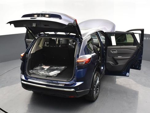 Used 2025 Nissan Rogue Platinum w/ Tech Package image 30