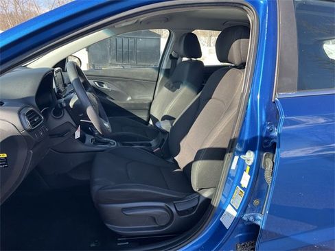 Used 2018 Hyundai Elantra GT image 15