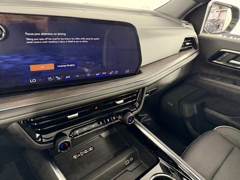 New 2025 Chevrolet Suburban Premier w/ Sun And Tow Package image 22