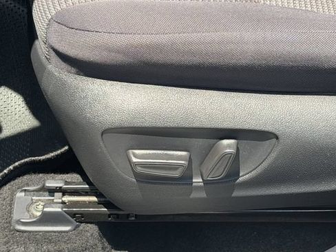 Certified 2025 Toyota Highlander LE FWD image 20