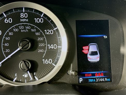 Used 2020 Toyota Corolla LE FWD image 13