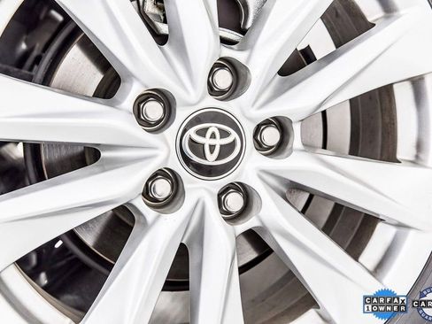 Used 2024 Toyota Corolla Cross LE w/ Moonroof Package image 40