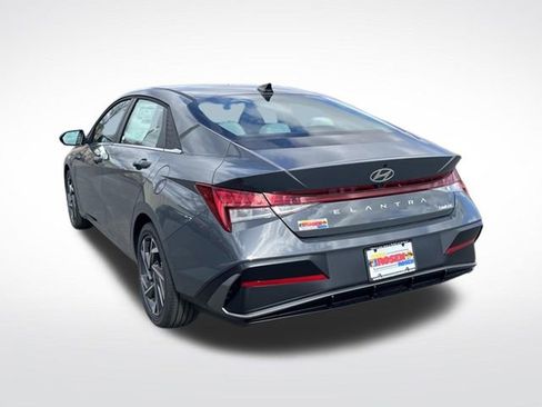 New 2026 Hyundai Elantra Limited FWD image 3