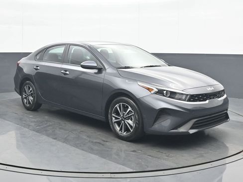 Used 2024 Kia Forte LXS FWD image 9