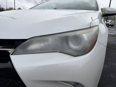 Used 2017 Toyota Camry XSE w/ Moonroof Package FWD image 10