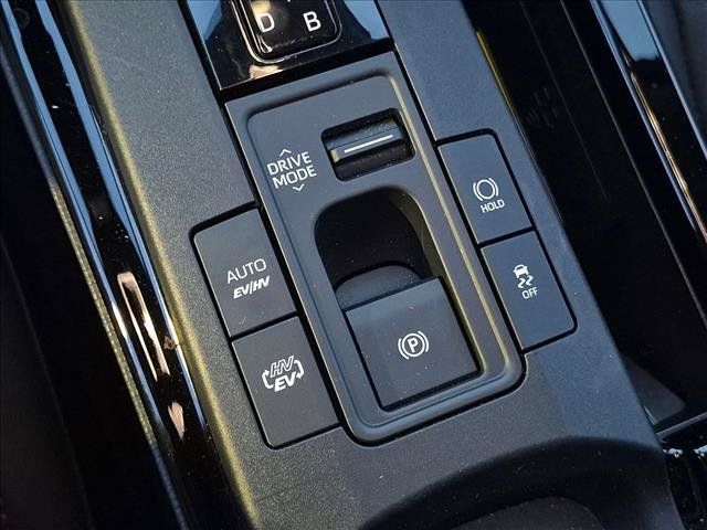 Used 2026 Toyota Prius Plug-In Hybrid FWD image 16
